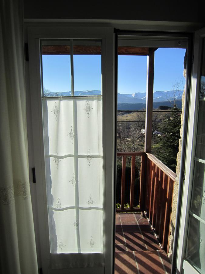 La Casona De Collado Guest House Hoyos del Collado Eksteriør bilde