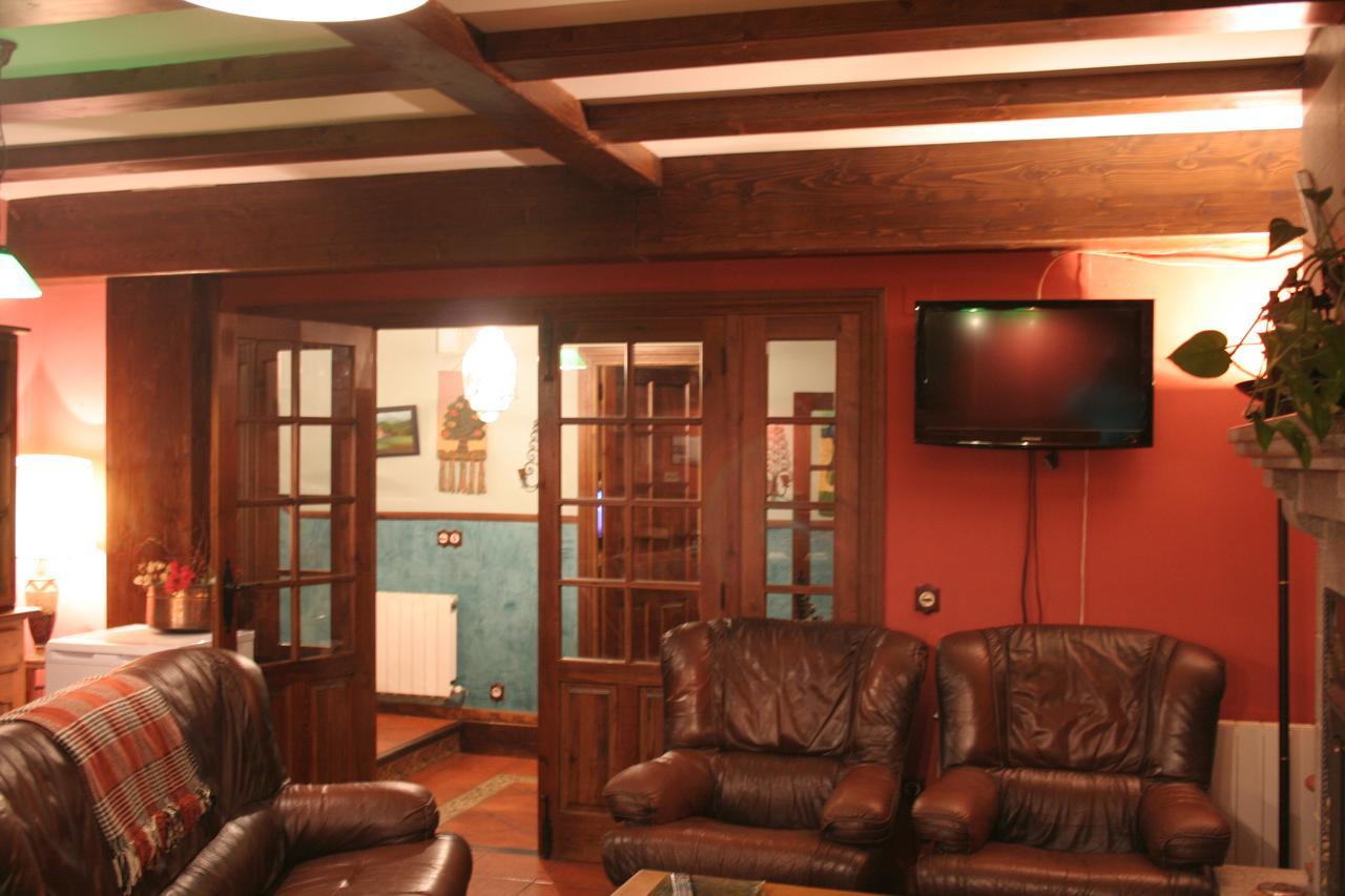 La Casona De Collado Guest House Hoyos del Collado Eksteriør bilde