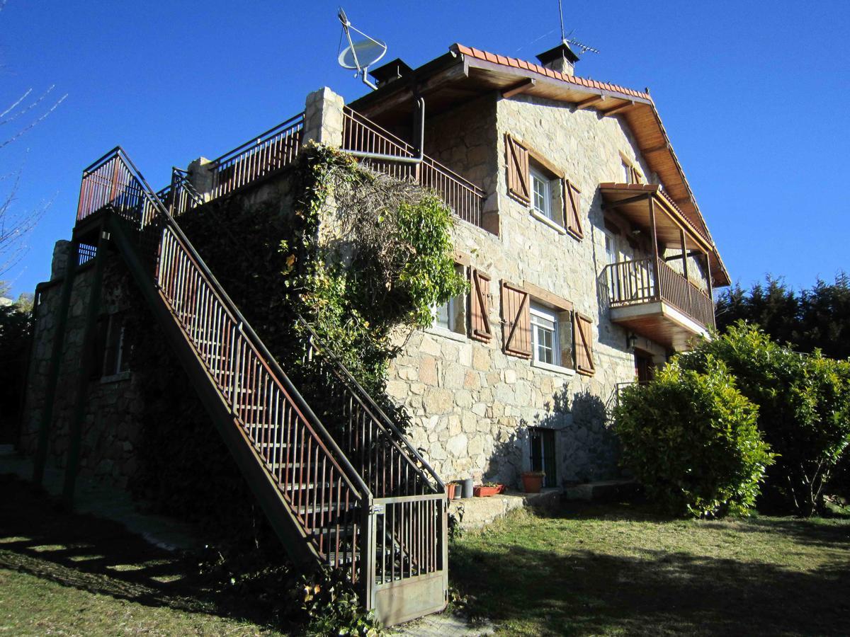 La Casona De Collado Guest House Hoyos del Collado Eksteriør bilde