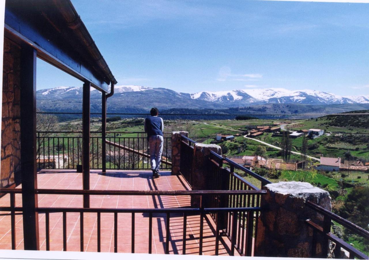La Casona De Collado Guest House Hoyos del Collado Eksteriør bilde
